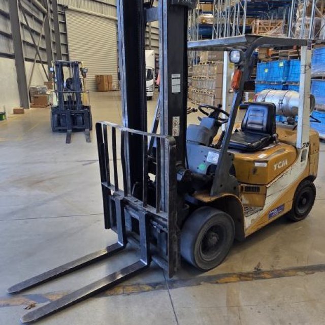 TCM 2.5T LPG Forklift