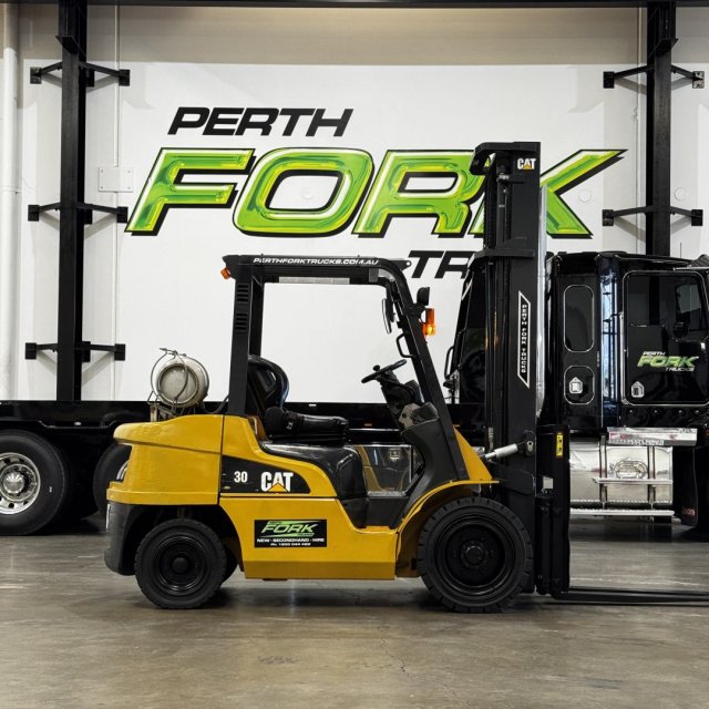 CAT 3T Forklift
