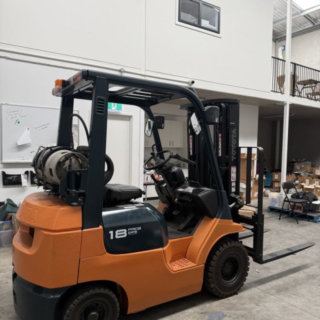 Toyota 1.8T LPG Forklift - 4.5m Mast -