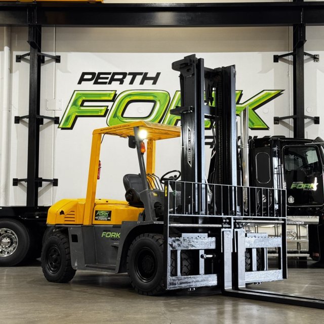TCM 7T Forklift