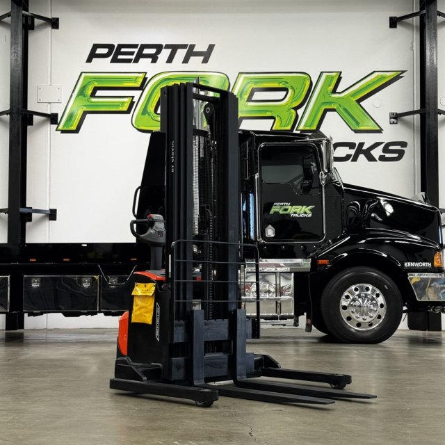 BT Stax 1.2T Walkie Stacker