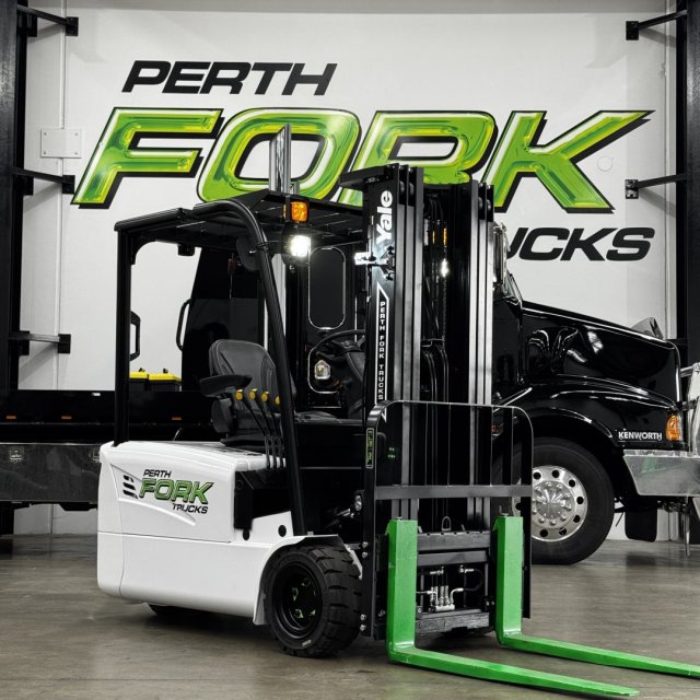 Yale 2T Electric Forklift