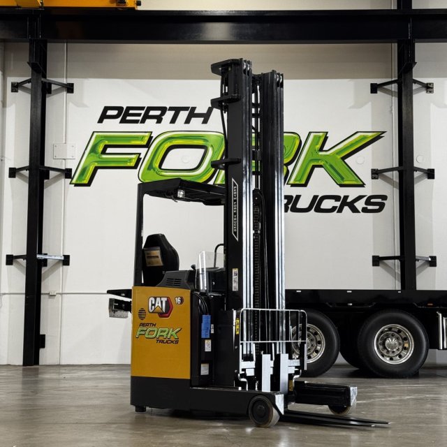 CAT 1.6T Reach Truck