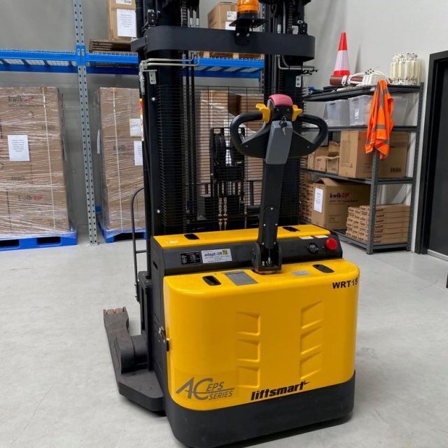 2022 HYSTER LIFTSMART WRT15-4500