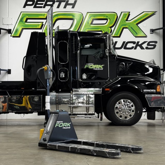 Yale 1.5T Electric Pallet Jack