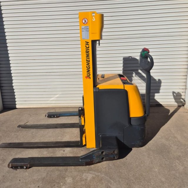 2013 Jungheinrich 1.4T Walkie Stacker