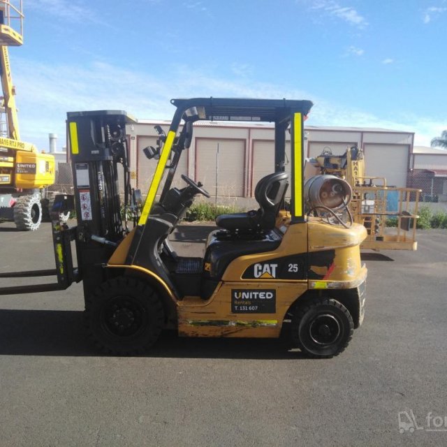 CAT GPE25N 4300mm Container Mast Forklift