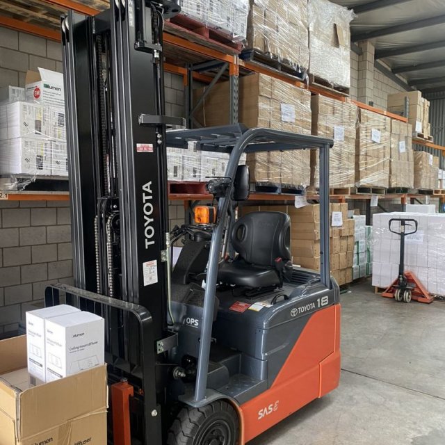 Toyota 1.8T 3 Wheel 6M Electric Forklift