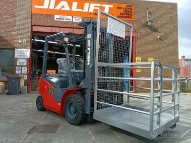 HELI 2.5T 4.8M Lithium Battery Forklift