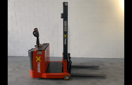 Xtreme 700kg Electric Compact Stacker